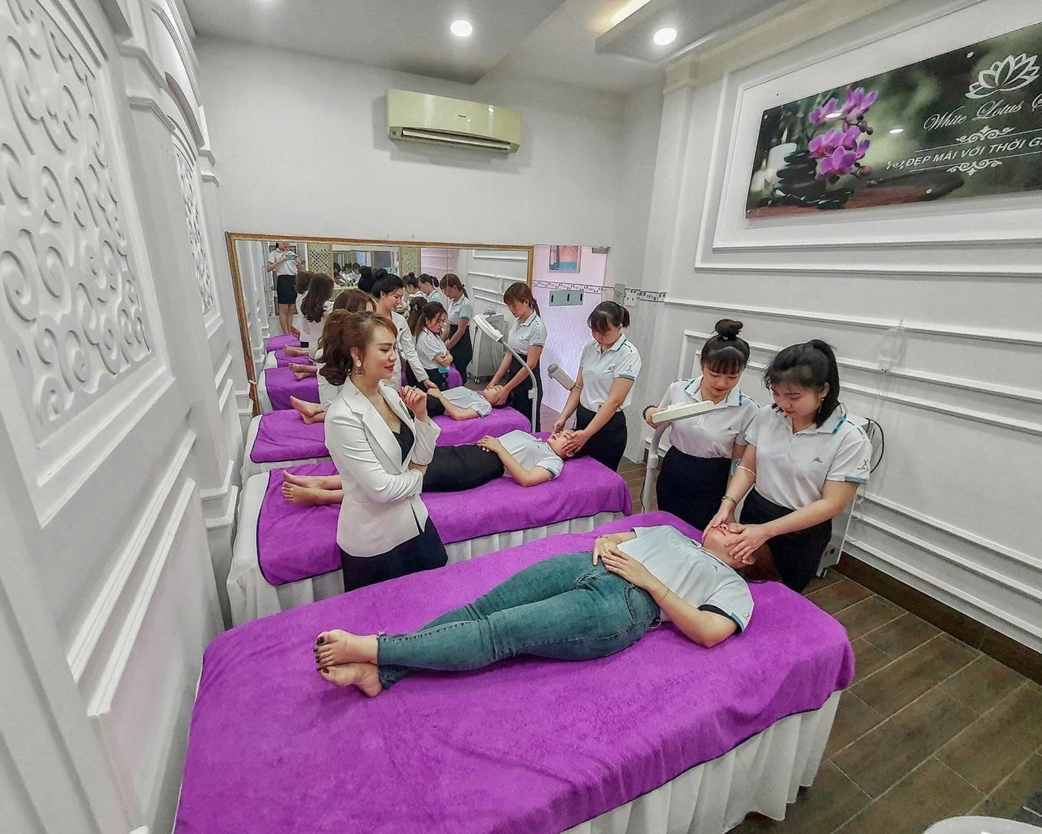 Đào tạo học viên kỹ thuật spa